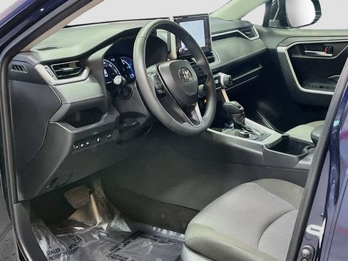 Used 2025 Toyota RAV4 XLE w/ Convenience Package AWD/4WD image 9