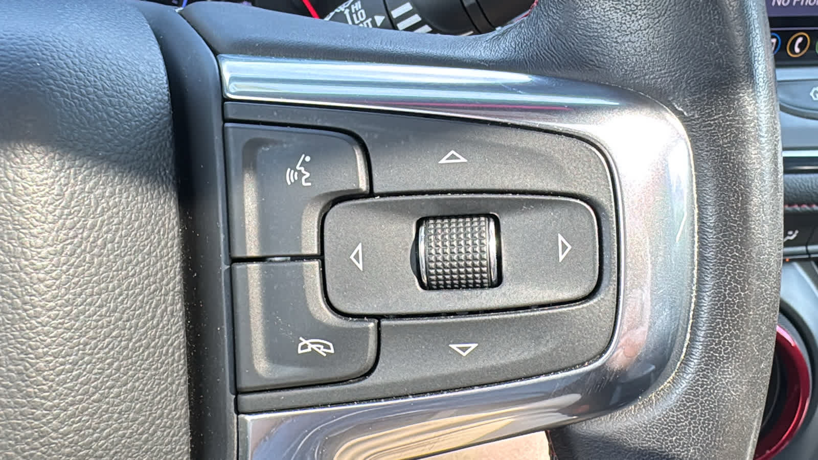 Certified 2019 Chevrolet Blazer RS w/ Sun and Wheels Package FWD image 13