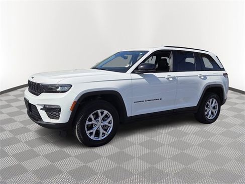 Used 2023 Jeep Grand Cherokee Limited w/ Black Appearance Package image 2