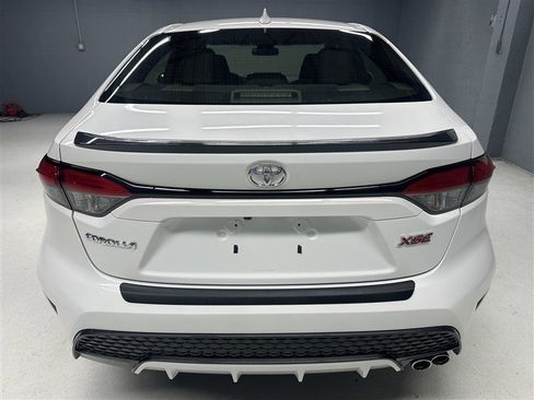 Used 2020 Toyota Corolla XSE FWD image 6