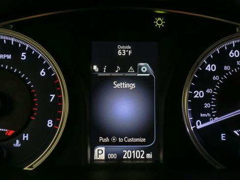 Used 2017 Toyota Camry XLE FWD image 34