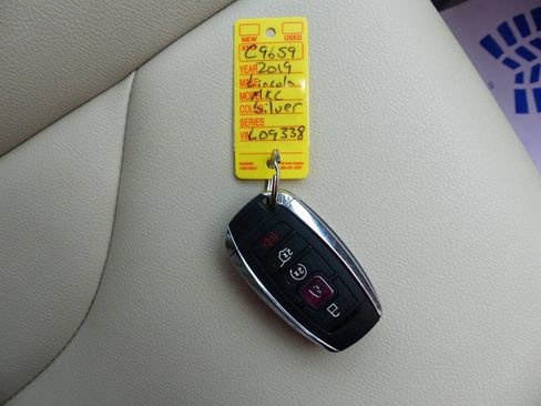 Used 2019 Lincoln MKC Premiere image 44