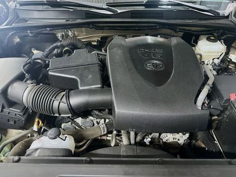 Used 2019 Toyota Tacoma TRD Off-Road image 31