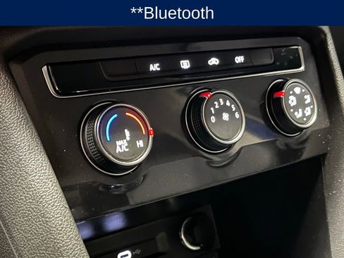 Used 2021 Volkswagen Tiguan S image 9