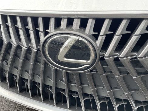 Used 2023 Lexus ES 300h w/ Premium Package image 8