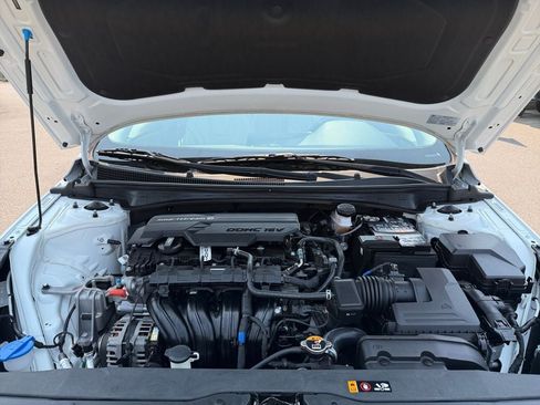 Used 2021 Hyundai Elantra Limited FWD image 29