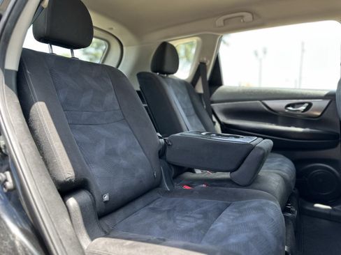 Used 2015 Nissan Rogue S FWD image 14