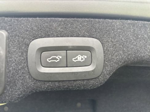 Used 2018 Volvo S90 T6 Inscription w/ Luxury Package AWD/4WD image 9