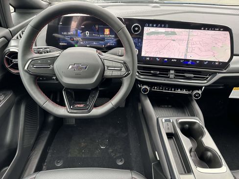 New 2026 Chevrolet Equinox EV RS image 8