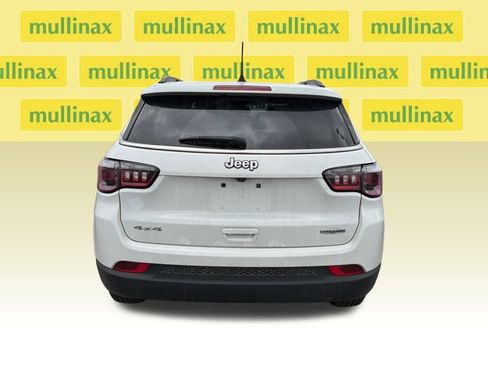 Used 2025 Jeep Compass Latitude image 9