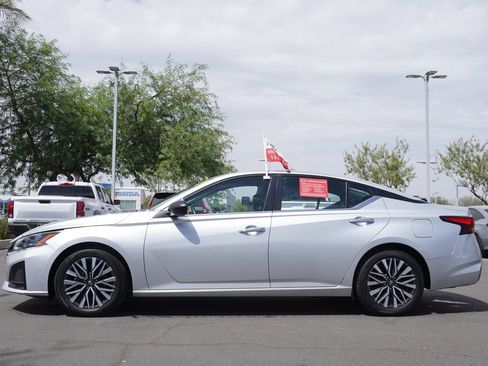 Certified 2024 Nissan Altima 2.5 SV FWD image 2