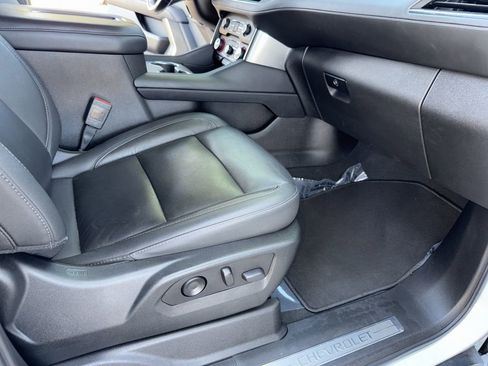 Used 2021 Chevrolet Suburban LT image 17