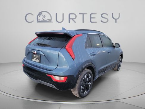 New 2026 Kia Niro Wind FWD image 3