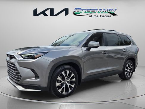 Used 2026 Toyota Grand Highlander AWD Hybrid image 3
