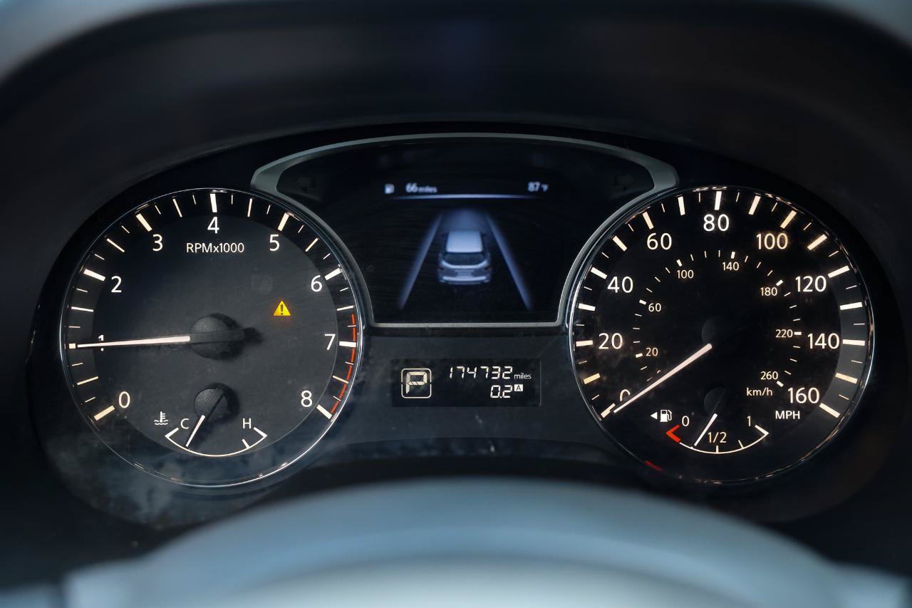 Used 2014 Nissan Pathfinder S FWD image 30
