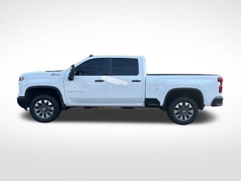 Used 2025 Chevrolet Silverado 2500 Custom w/ Custom Value Package image 2