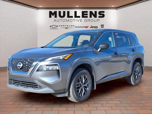 Used 2023 Nissan Rogue S image 1