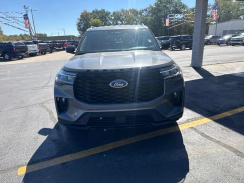 Used 2025 Ford Explorer ST-Line AWD/4WD image 10