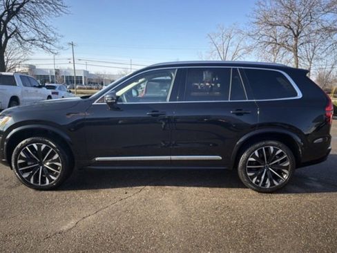 Used 2025 Volvo XC90 B6 Plus image 11