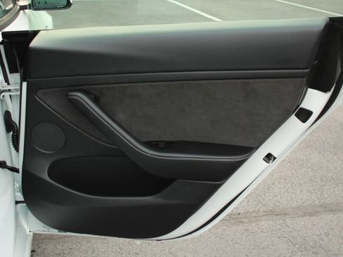 Used 2022 Tesla Model 3 Long Range AWD/4WD image 21