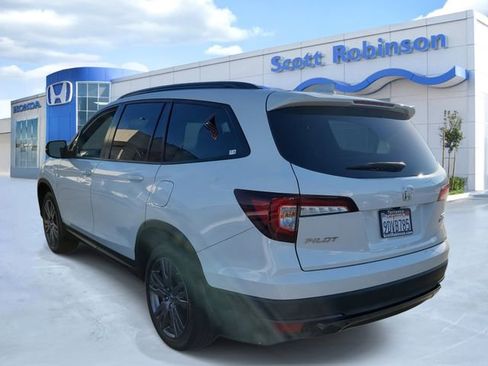 Certified 2022 Honda Pilot Sport image 3