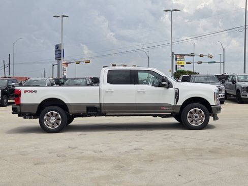 New 2026 Ford F350 King Ranch w/ FX4 Off-Road Package AWD/4WD image 7