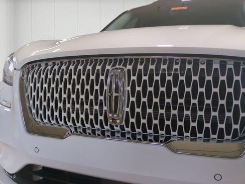 Certified 2022 Lincoln Corsair Reserve w/ Equipment Group 201A image 9