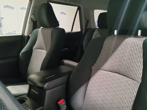 Used 2020 Toyota 4Runner SR5 AWD/4WD image 15