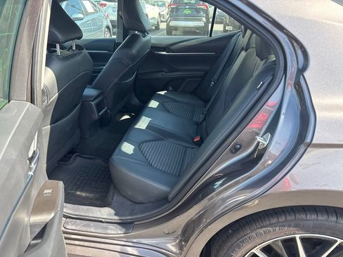 Used 2024 Toyota Camry SE FWD image 11