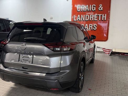 Used 2025 Nissan Rogue SL AWD/4WD image 6
