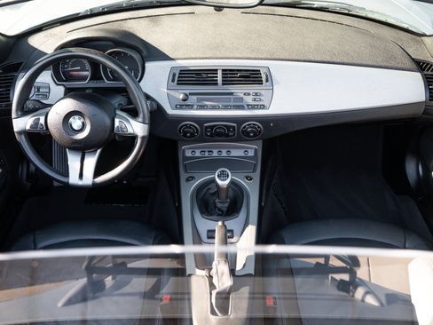 Used 2004 BMW Z4 3.0i RWD image 11