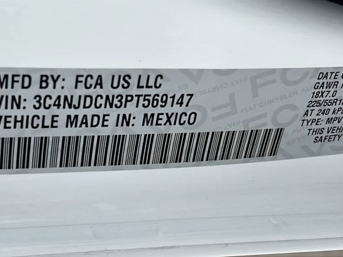 Used 2023 Jeep Compass Limited image 30