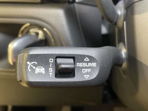 Certified 2026 Porsche Macan Turbo AWD/4WD image 45