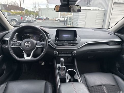 Used 2025 Nissan Altima 2.5 SR image 12