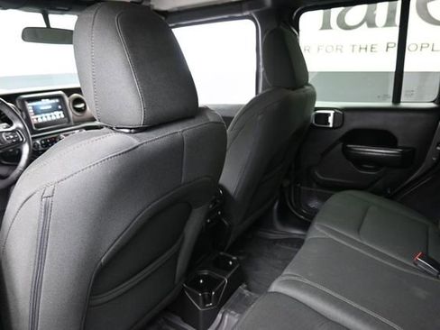 Used 2018 Jeep Wrangler Unlimited Sport S AWD/4WD image 23