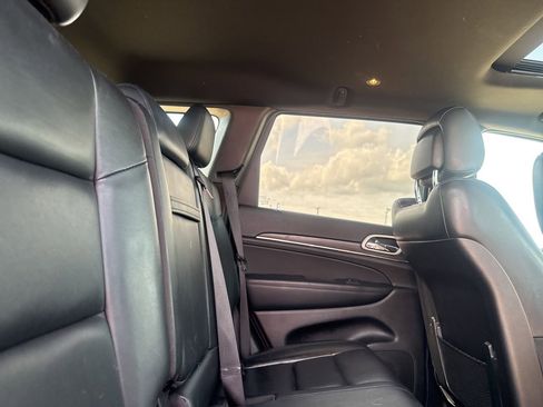 Used 2020 Jeep Grand Cherokee Limited AWD/4WD image 31