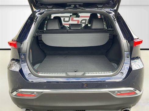 Used 2024 Toyota Venza XLE image 26