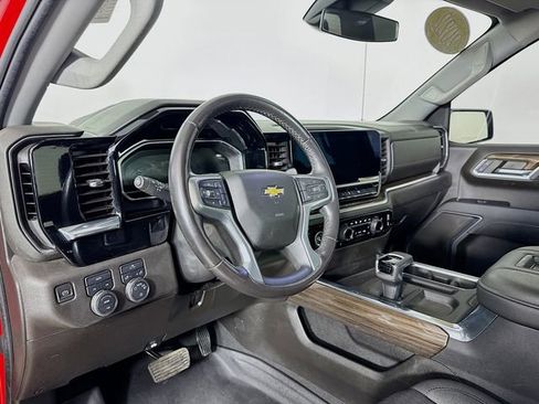 Used 2022 Chevrolet Silverado 1500 LT image 9