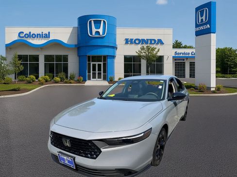 Used 2025 Honda Accord SE image 2