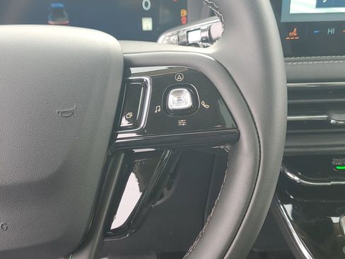 New 2026 Lincoln Corsair Premiere image 18