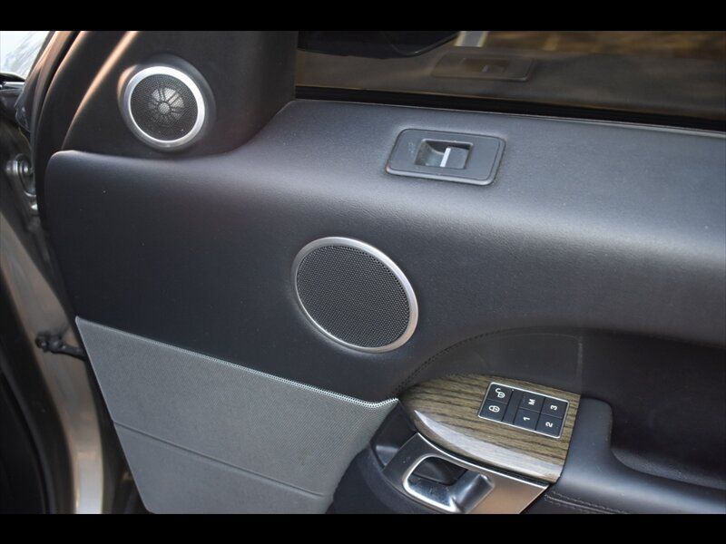 Used 2017 Land Rover Range Rover Sport HSE AWD/4WD image 39