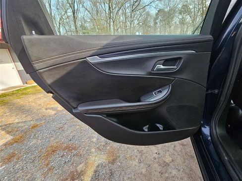 Used 2016 Chevrolet Impala LT image 22
