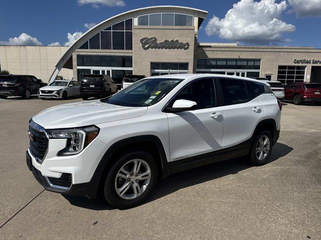 Used 2024 GMC Terrain SLE AWD/4WD image 1