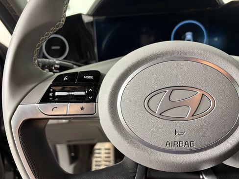 Used 2025 Hyundai Elantra SEL FWD image 22