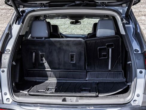 Used 2019 Buick Enclave Essence image 17