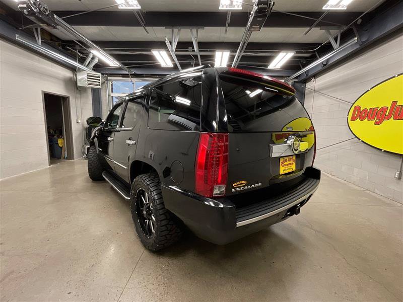 Used 2007 Cadillac Escalade AWD w/ Information Package image 3