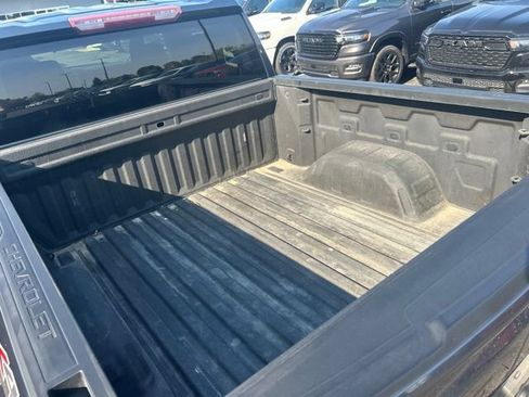 Used 2019 Chevrolet Silverado 1500 Custom w/ Custom Value Package AWD/4WD image 9