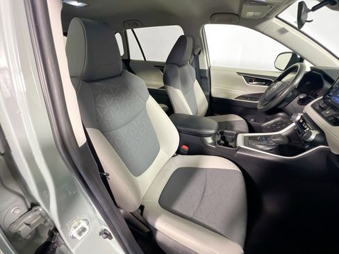 Used 2021 Toyota RAV4 XLE FWD image 32