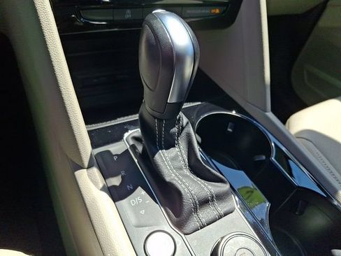 Used 2023 Volkswagen Atlas SE w/ Panoramic Sunroof Package AWD/4WD image 16
