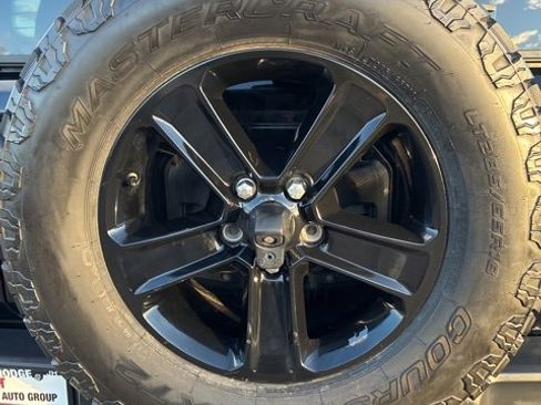 Used 2019 Jeep Wrangler Unlimited Sahara image 17